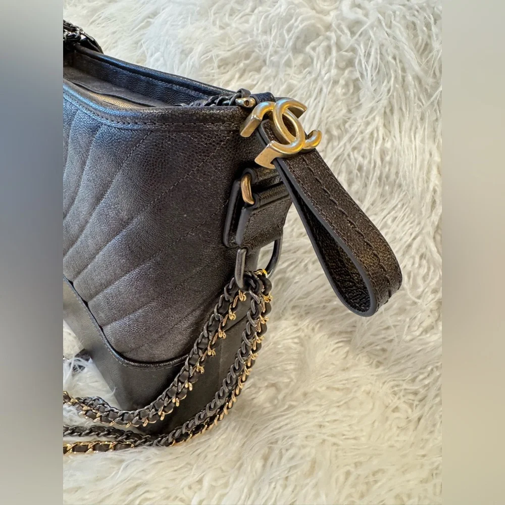 CHANEL Metallic Caviar Chevron Quilted Medium Gabrielle Hobo Dark Silver Gold - Picture 6 of 12